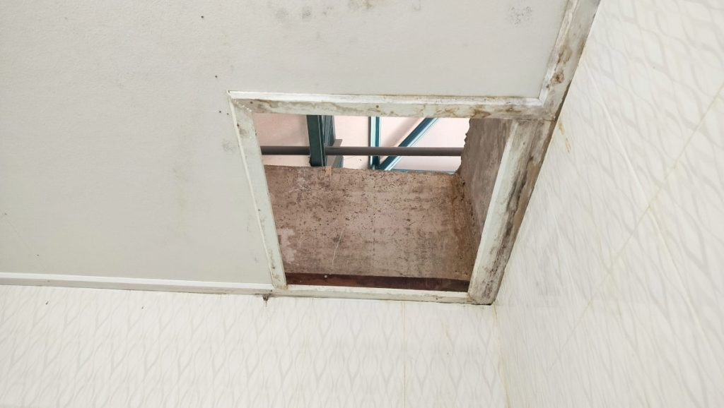 Trappe accès grenier